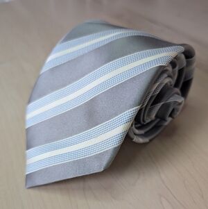 DONALD J TRUMP Signature Silver and Blue Tie